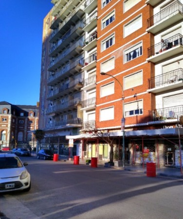 VENTA - DEPARTAMENTO -  2 AMBIENTES - EXCELENTE UBICACION - PLAZA COLON - MAR DEL PLATA