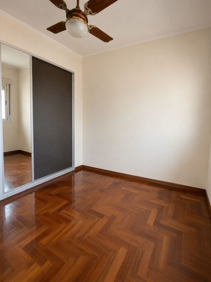 VENTA - CASA SOBRE LOTE PROPIO EN CASEROS | UBICACION ESTRATEGICA + GRAN POTENCIAL - 