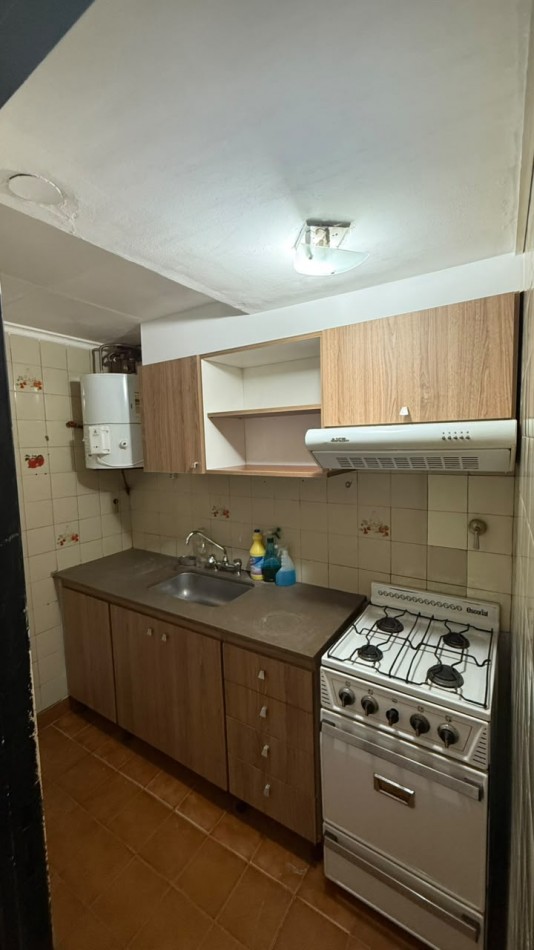 VENTA - DEPARTAMENTO DOS AMBIENTES - CASEROS CENTRO - EXCELENTE OPORTUNIDAD - APTO PROFESIONAL 
