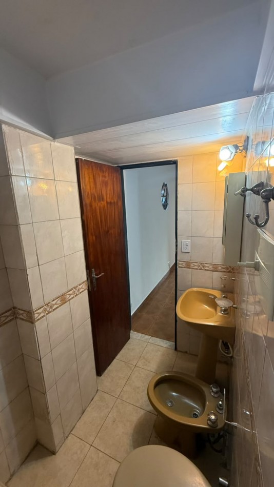 VENTA - DEPARTAMENTO DOS AMBIENTES - CASEROS CENTRO - EXCELENTE OPORTUNIDAD - APTO PROFESIONAL 