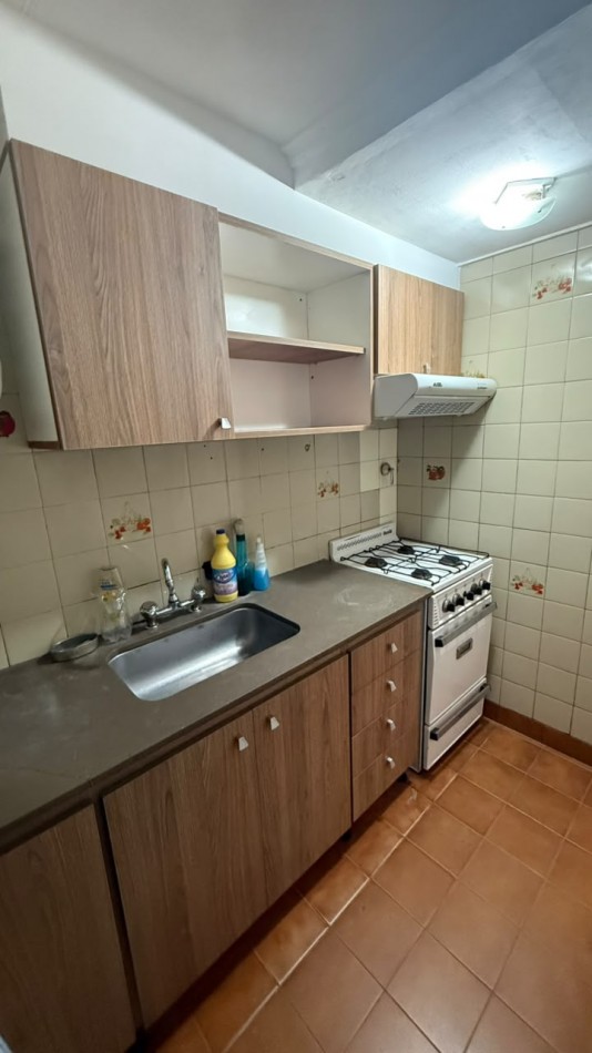 VENTA - DEPARTAMENTO DOS AMBIENTES - CASEROS CENTRO - EXCELENTE OPORTUNIDAD - APTO PROFESIONAL 