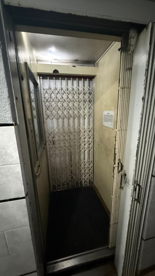 VENTA - DEPARTAMENTO DOS AMBIENTES - CASEROS CENTRO - EXCELENTE OPORTUNIDAD - APTO PROFESIONAL 