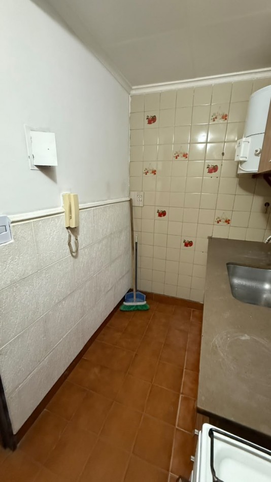 VENTA - DEPARTAMENTO DOS AMBIENTES - CASEROS CENTRO - EXCELENTE OPORTUNIDAD - APTO PROFESIONAL 
