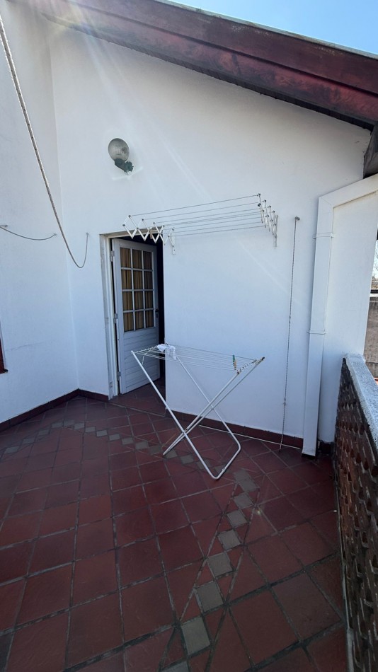 Casa 4 Ambientes con 180 m² Cubiertos, Quincho, Pileta y Garage Pasante - Ciudadela