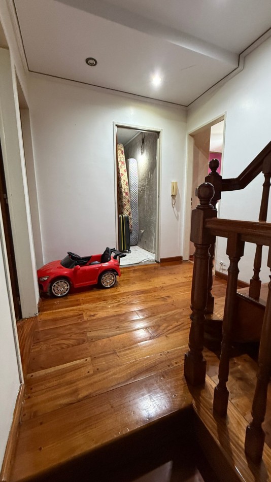 Casa 4 Ambientes con 180 m² Cubiertos, Quincho, Pileta y Garage Pasante - Ciudadela