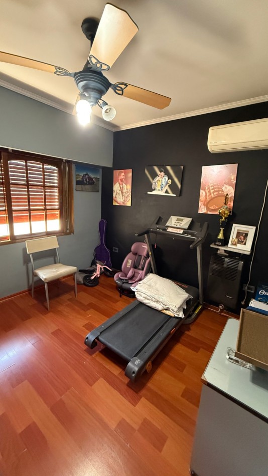 Casa 4 Ambientes con 180 m² Cubiertos, Quincho, Pileta y Garage Pasante - Ciudadela