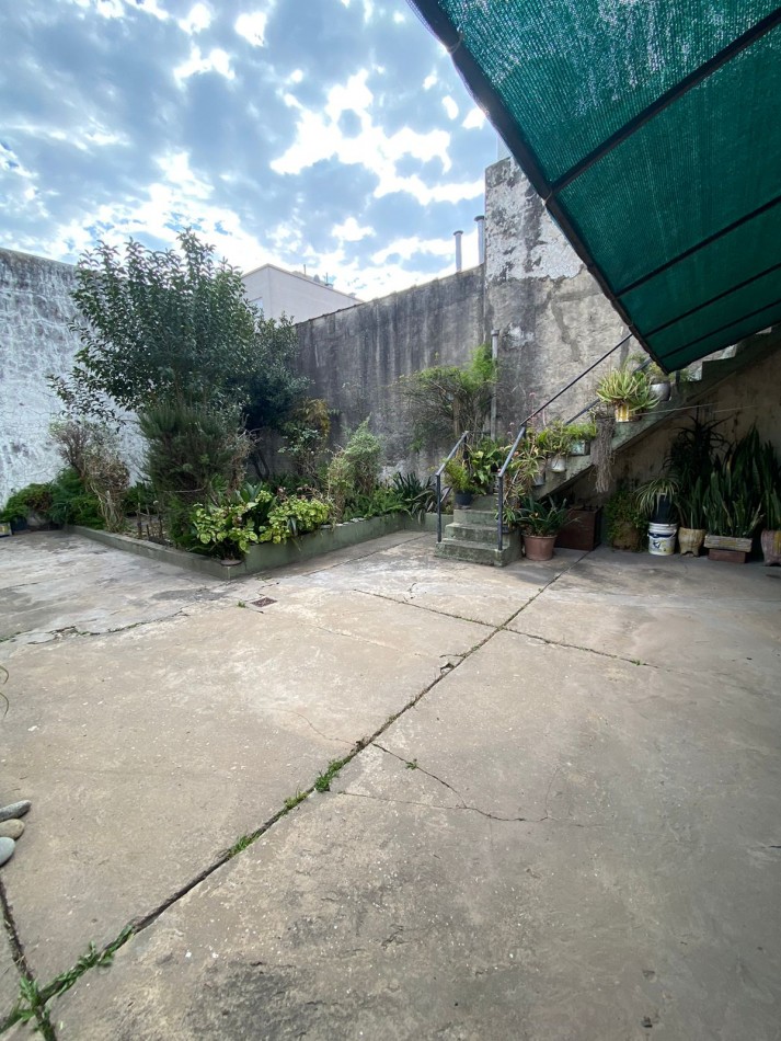 CASA - LOTE PROPIO - TRES AMBIENTES CON GARAJE - GRAN PATIO - TERRAZA - MARTIN CORONADO - VILLA BOSCH
