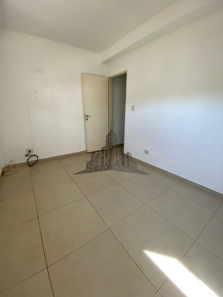 ALQUILER - CASEROS CENTRO - DOS AMBIENTES CON BALCON 