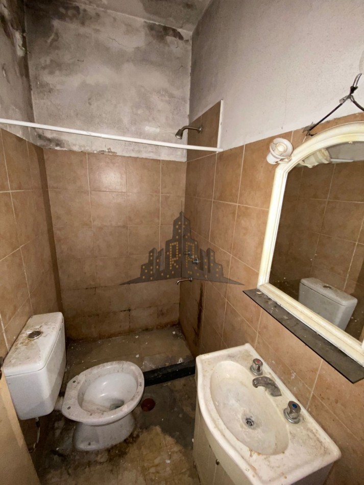 VENTA - IMPORTANTE LOTE - CASA 4 AMBIENTES - IDEAL INVERSION - LOTE 10.39 X 40