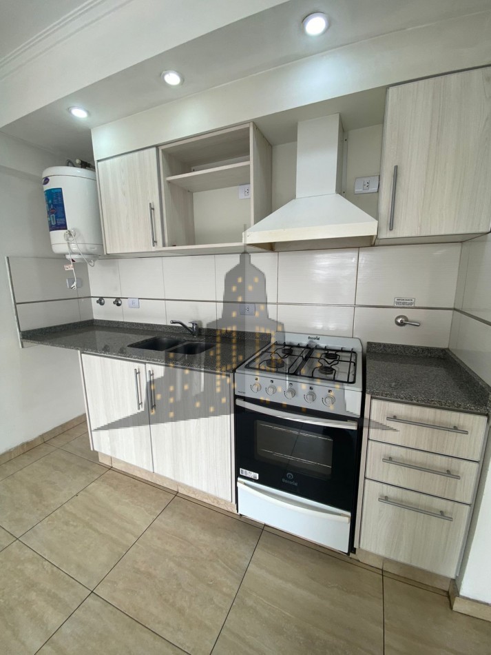 ALQUILER - MONOAMBIENTE CON BALCON - CASEROS NORTE  