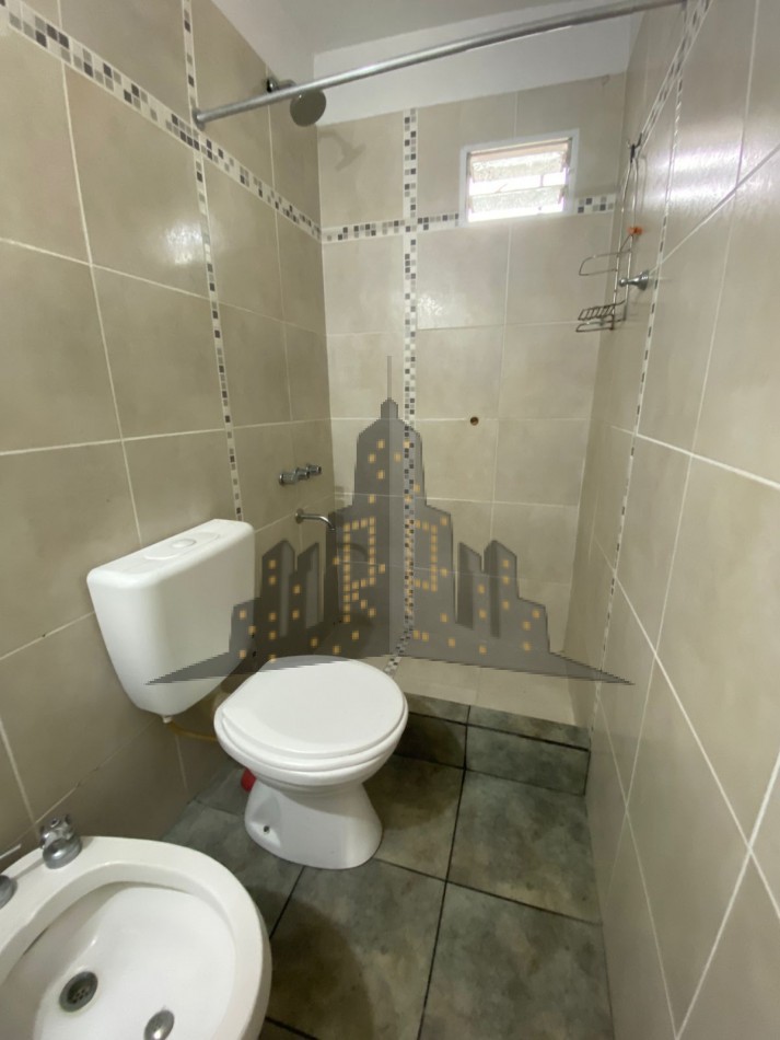 ALQUILER - DEPARTAMENTO DOS AMBIENTES - DOBLE BALCON - SANTOS LUGARES - BAJAS EXPENSAS 