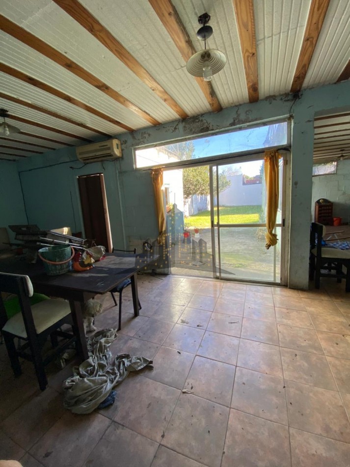 VENTA - IMPORTANTE LOTE - CASA 4 AMBIENTES - IDEAL INVERSION - LOTE 10.39 X 40