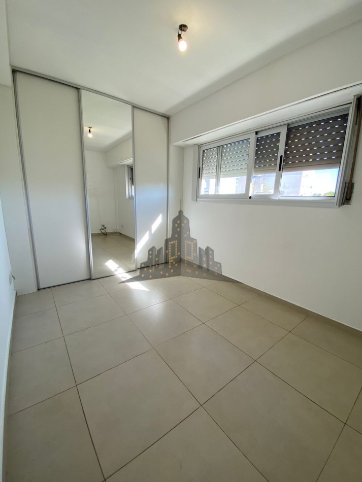 ALQUILER - CASEROS CENTRO - DOS AMBIENTES CON BALCON 