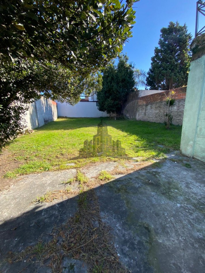 VENTA - IMPORTANTE LOTE - CASA 4 AMBIENTES - IDEAL INVERSION - LOTE 10.39 X 40