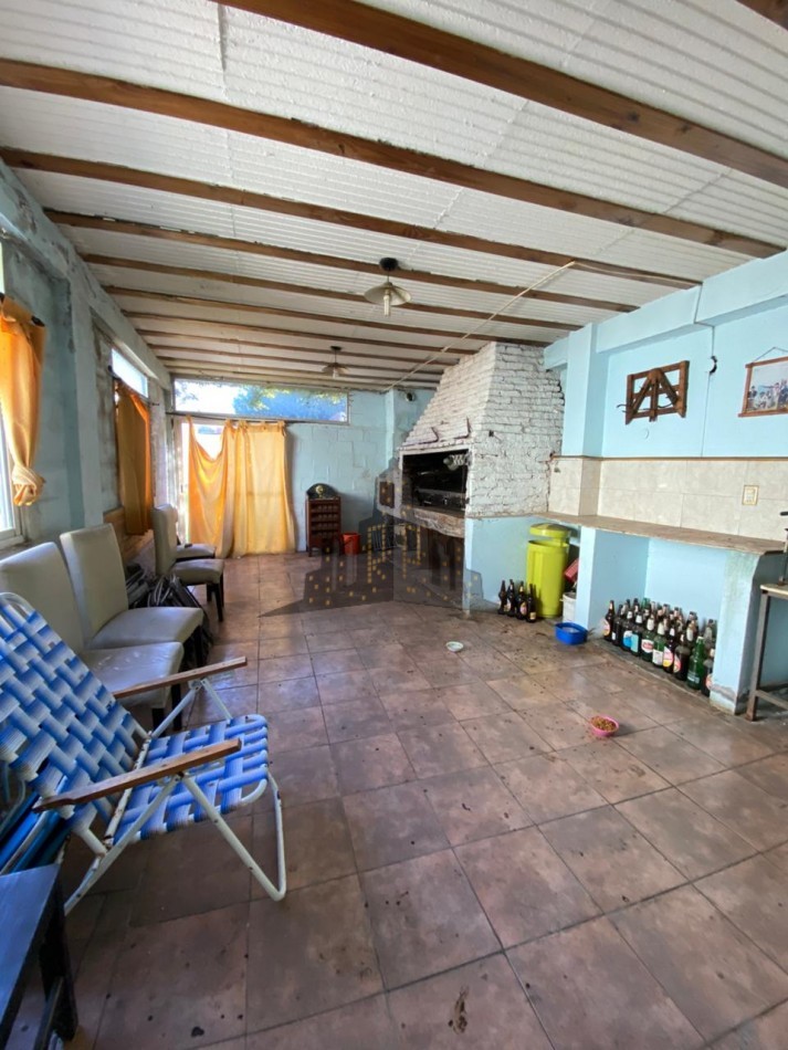 VENTA - IMPORTANTE LOTE - CASA 4 AMBIENTES - IDEAL INVERSION - LOTE 10.39 X 40