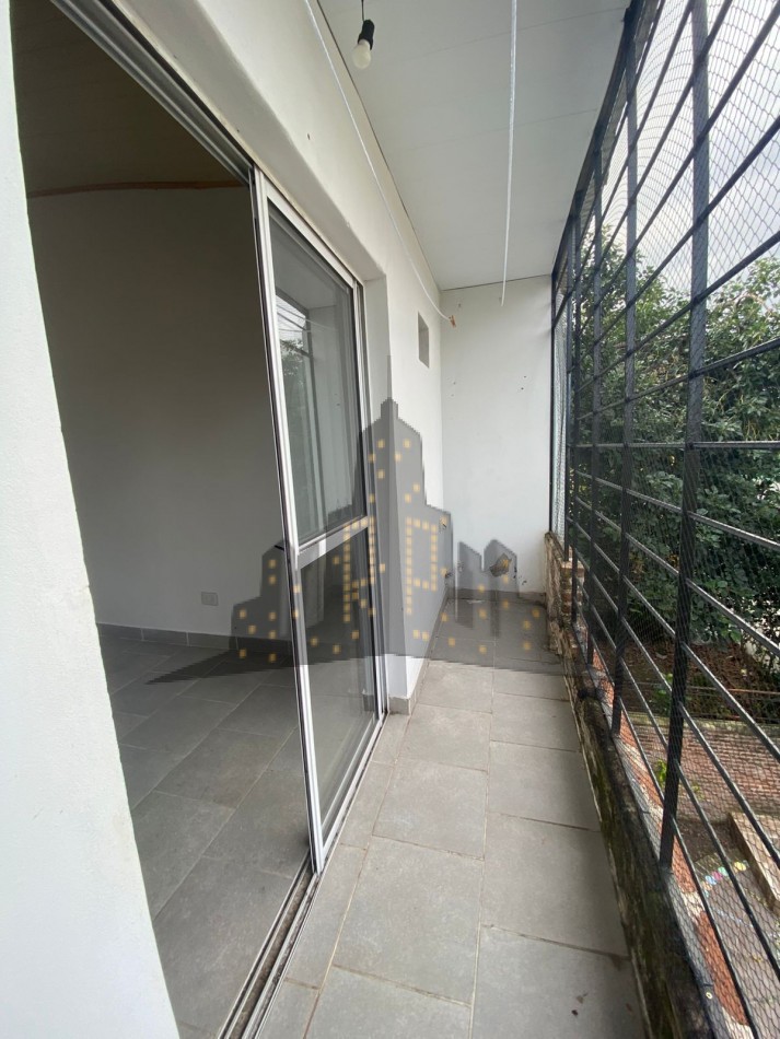 ALQUILER - DEPARTAMENTO DOS AMBIENTES - DOBLE BALCON - SANTOS LUGARES - BAJAS EXPENSAS 