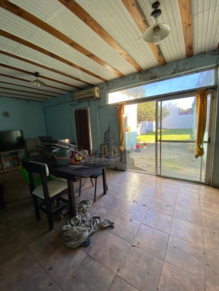 VENTA - IMPORTANTE LOTE - CASA 4 AMBIENTES - IDEAL INVERSION - LOTE 10.39 X 40