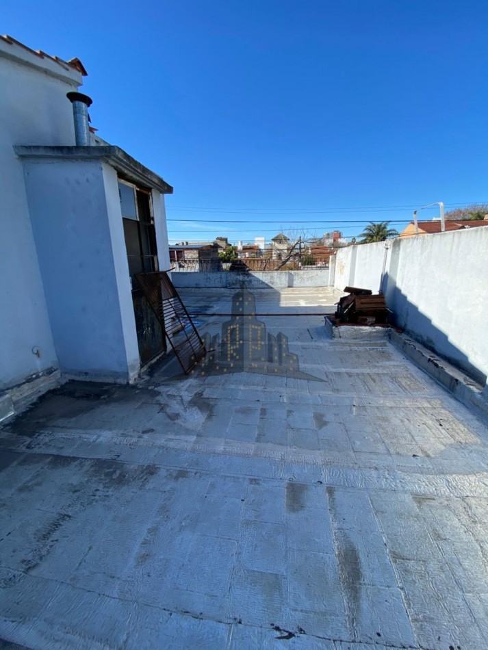 VENTA - IMPORTANTE LOTE - CASA 4 AMBIENTES - IDEAL INVERSION - LOTE 10.39 X 40