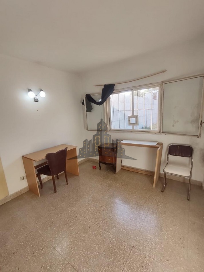  VENTA - CASA TRES AMBIENTES CON FONDO LIBRE - CASEROS 