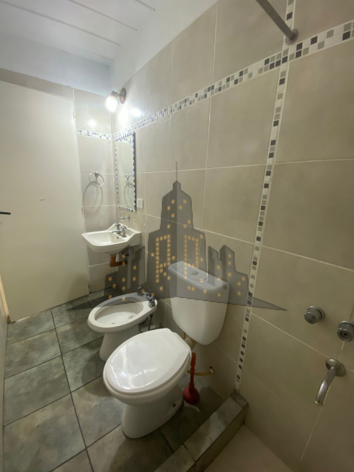 ALQUILER - DEPARTAMENTO DOS AMBIENTES - DOBLE BALCON - SANTOS LUGARES - BAJAS EXPENSAS 