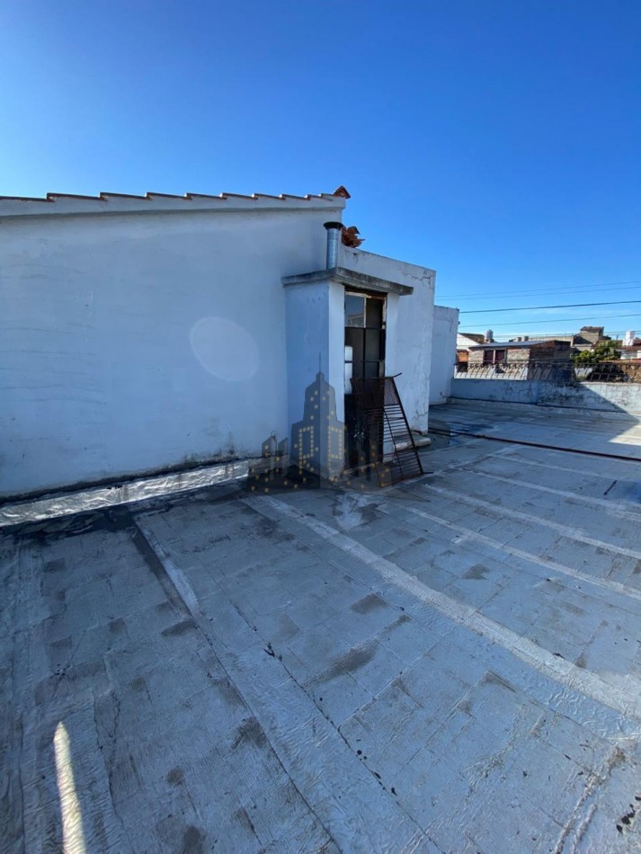 VENTA - IMPORTANTE LOTE - CASA 4 AMBIENTES - IDEAL INVERSION - LOTE 10.39 X 40