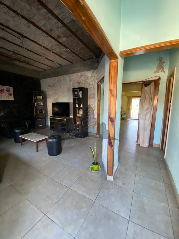 VENTA - IMPORTANTE LOTE - CASA 4 AMBIENTES - IDEAL INVERSION - LOTE 10.39 X 40