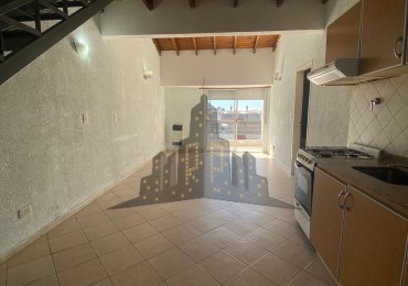 ALQUILER - DOS AMBIENTES CON BALCON - CASEROS - SEGUNDO PISO POR ESCALERA -